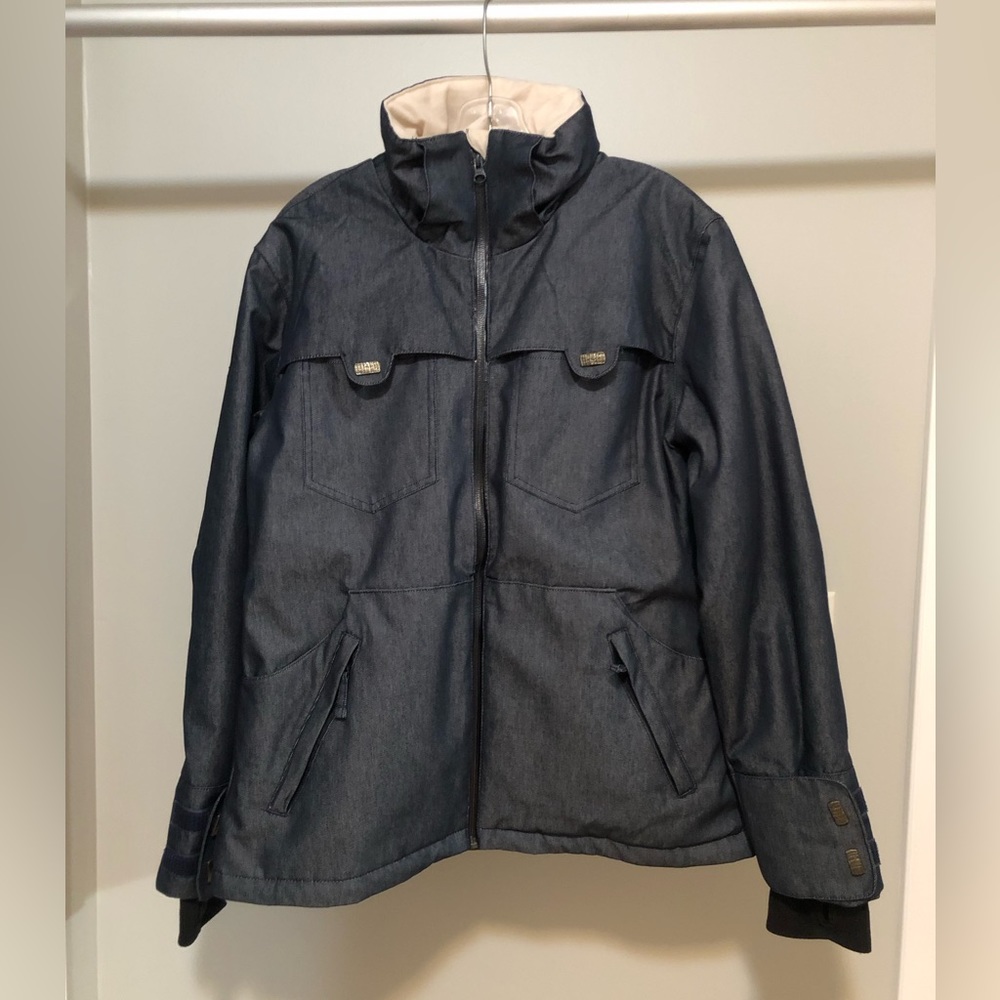 Ladies Powder Room brand ski jacket. In excellent used condition.